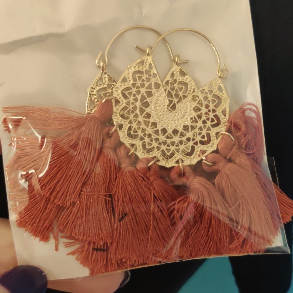 3/$20!sale new Tassel earrings